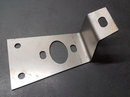 VW 82 - frühes Tragblech der Andrehkurbel
