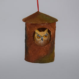 Vogelhaus (16) mit einem Vogel (beidseitig bemalt, Akrylmalerei auf Karton), rundes Vogelhaus aus handgefertigtem Buntpapier