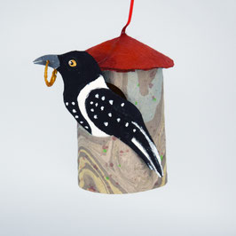 Vogelhaus (12) mit einem Vogel (beidseitig bemalt, Akrylmalerei auf Karton), rundes Vogelhaus aus handgefertigtem Buntpapier