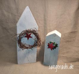 Dekoholzhaus mit Kränzchen und Stern in 2 verschiedenen Größen