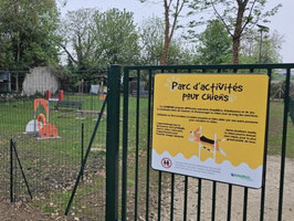 PANNEAU PARC D'ACTIVITÉS POUR CHIENS