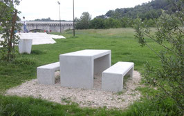 TABLE PIQUE-NIQUE BETON TEVA