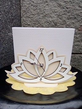 Orologio fior di loto bianco e panna con scatola