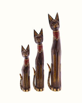 Set gatti in legno dipinto con collare in specchietti rossi