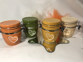 Barattolo con scritta amore colorato