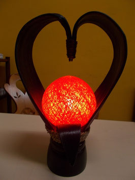 Lampada a cuore in legno di cocco