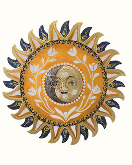 Sole da muro con mosaico di specchietti a forma di fiore con piccolo sole centrale in rilievo