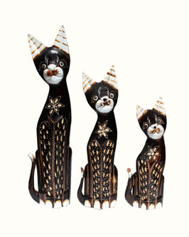 Set 3 gatti in legno colore scuro con decori chiari