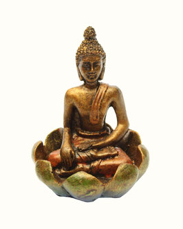 Buddha in resina dipinta nel fior di loto