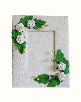 Portafoto in carta di riso con rose bianche