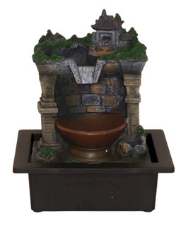 Fontana in resina villaggio con cascata