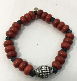 Handmade bracelet with howlite and quartz beads, 19 cm