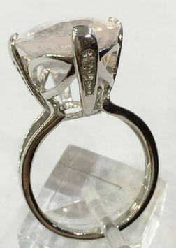 Ring with rose quartz, 10,97 ct.