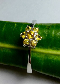 Ring with yellow sapphire, 0,741 ct.