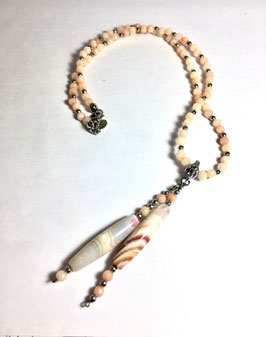 One of a kind handmade necklace with jade beads and agate pendants
