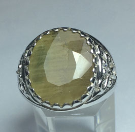 Ring with yellow sapphire, 14,97 ct.