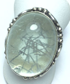 Ring with rutile quartz