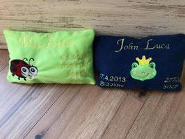 Kissen ca. 20x30cm, individuell bestickt mit Name und Motiv