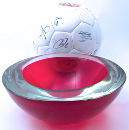 Monumentale Fußballgröße