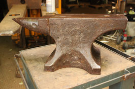 SOLD TO TONY # 1985 - 1943 dated single horn anvil in good shape , marked " C B " , 63kg / 139 lbs