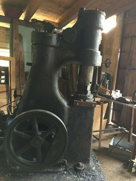 # 3222 - HARTENSTEIN , pneumatic Power hammer , very nice historical piece in working condition . Video on inquiry