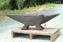 # 3561 - french 4 foot pig style anvil with tool slot , maker mark CLAUDINON , marked 200 kg = 440 lbs