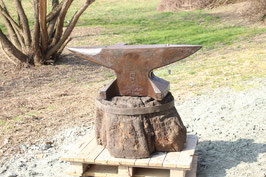 # 3891 - very nice forged south german with side wing , probably a Refflinghaus , marked 217 kg = 477 lbs