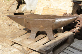 # 3248 - giant french CLAUDINON anvil with 210 kg marked 462 lbs- overall 41 inches !!