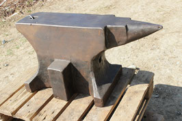 # 2822 - very old hand forged HPW anvil ( Hans Peter Winterhoff ) , weighed 570 lbs