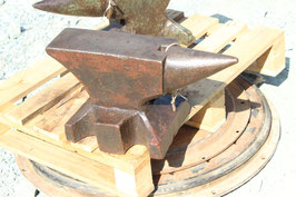 # 3496 - very nice original forged german vintage anvil . see fotos for description