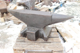 # 2741 - MONSTER GERMAN FORGED ANVIL 695 lbs - 43x15x7 inches , rust pitted , straight condition
