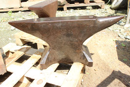 SOLD # 3916 - HOLTHAUS ANVIL - beautiful vintage hand forged german anvil dated 1924 ! astonishing top condition as NEW !!