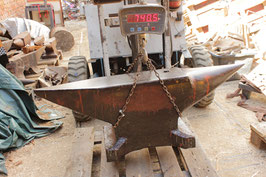 # 2837 - ENORMOUS FRENCH ANVIL 740,5 LBS WEIGHED - 44 X 8 X 14,5 INCHES ; VERY GOOD CONDITION ; EXCELLENT PERFORMANCE