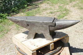 # 2948 - gorgeous historical french 4 foot anvil , Maker : AUBRY 46,5 x 8,25 x 12,3 inches with marked 240 kg = 528 lbs dated 1899 !
