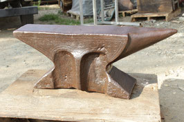 # 2978 - FANTASTIC GRACEFUL MUSEUM ANVIL , FRENCH , DATED 1820 !! 354 LBS WEIGHED