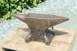 # 3547 - very good Peddinghaus anvil with 100 kg marked = 220 lbs , top face and edges and rebound