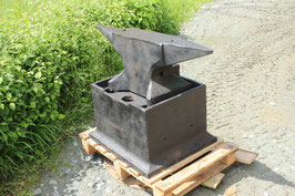 # 3918 - big heavy duty FWDS german forged double horn anvil with original cast iron base