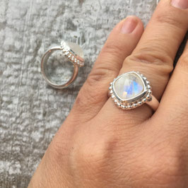 FINGERRING Silber mit Mondstein