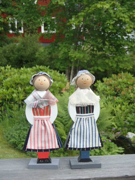 Trä figurer, Folkdräkt　/民族衣装の木の人形