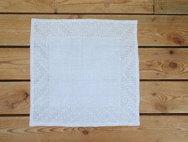 Kvadrat duk med spets / クロッシェ縁のスクエアクロス