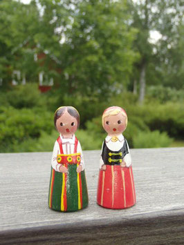 Trä figurer, finska dockor　　/ フィンランドの木の人形