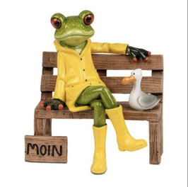 Formano Frosch auf Bank im gelben Friiesennerz Moin Geschenk-Idee-Küste
