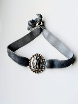Madonna face oval - silver plated / grey