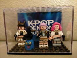 Lotto Huntr/x - Kpop Demon Hunters con teca e logo - 2' Set.