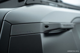 [URNIETA] REAR SIDE HANDLE LC250