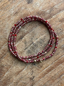 Rote Glasperlen und goldfarbene Hämatite 4080016