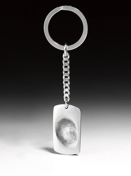 Personalisierter Silber-Schlüsselanhänger mit rechteckiger Fingerprint-Platte in Feinsilber
