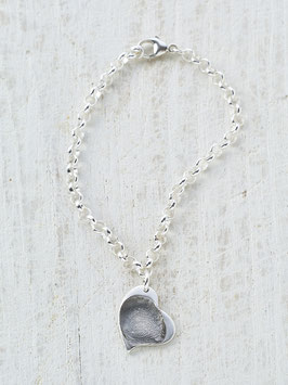 Silberarmband mit einem Fingerprint-Herzanhänger in Silber