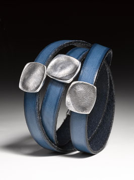 Lederarmband mit 3 eckigen Fingerprint-Platten in Silber