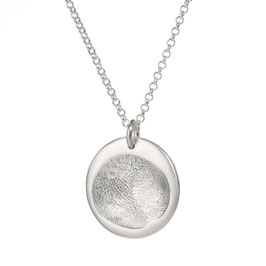 Silberkette mit mittelgroßem Nasennabdruck-Anhänger in Silber